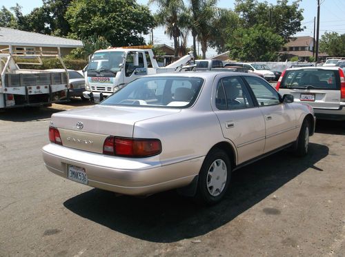 1995 Toyota Camry, NO RESERVE, image 2