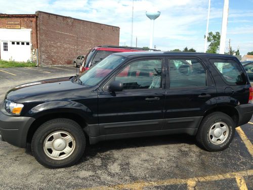Sell used 2006 Ford Escape XLS Sport Utility 4-Door 2.3L in Brookston ...