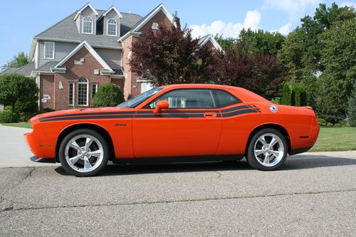 2010 dodge challenger r/t classic - hemi orange - 6,679 miles