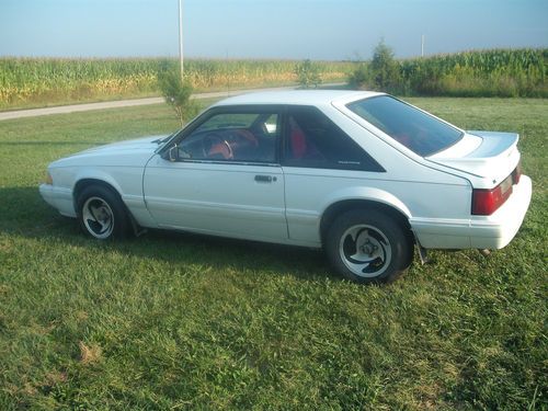 1993 ford mustang lx hatchback 2-door 2.3l