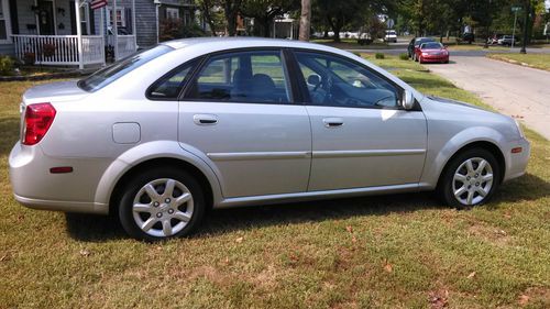 2005 suzuki forenza s sedan 4-door 2.0l