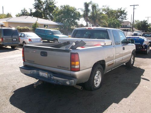 2000 Chevy Silverado, NO RESERVE, image 2