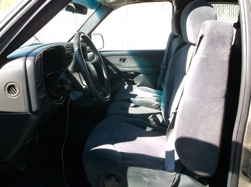 2000 Chevy Silverado, NO RESERVE, image 3