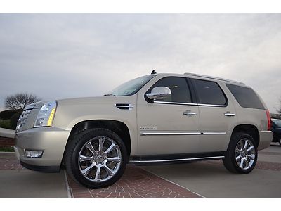 2010 cadillac escalade luxury, 22s, nav, heated/ac seats, 3rd row moonroof,1own