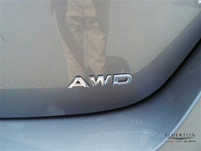 13 Grey All Wheel Drive SUV 27MPG One Owner Clean CARFAX We Finance, image 6