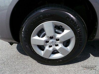 13 Grey All Wheel Drive SUV 27MPG One Owner Clean CARFAX We Finance, image 11