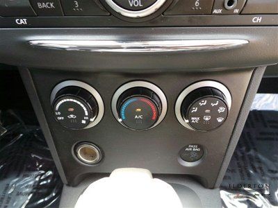 13 Grey All Wheel Drive SUV 27MPG One Owner Clean CARFAX We Finance, image 24