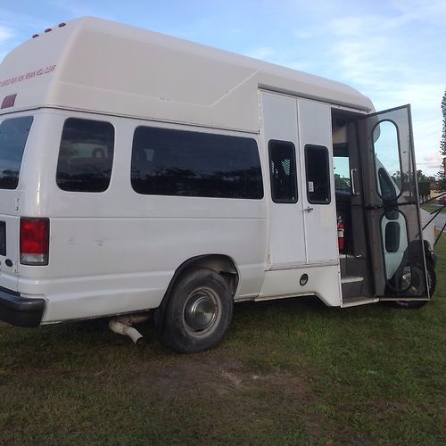 Ford handicap passenger van  braun wheelchair lift nice strong van florida