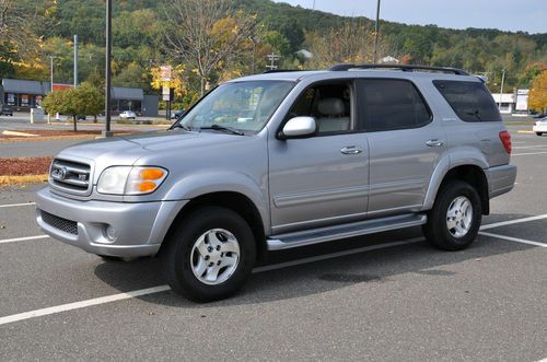 Toyota sequoia sr5 suv all wheel drive4.7l no reserve 3rd row seat clean carfax