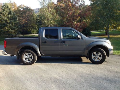 2009 nissan frontier se crew cab pickup 4-door excellent condition! low miles!