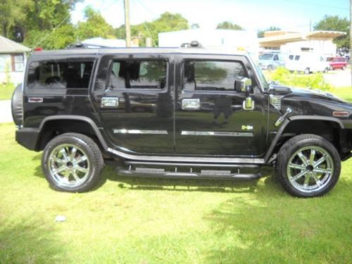 Beautiful loaded 2004 hummer h2 4x4! t.v.&#039;s, nav, chrome wheels, more!!!!