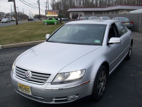2004 volkswagon phaeton v8  4 door  luxury model