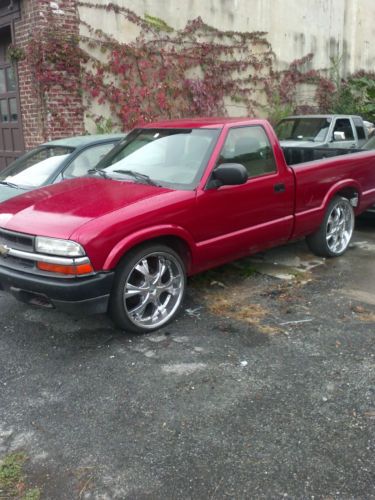 2002 chevrolet s10 base standard cab pickup 2-door 4.3l