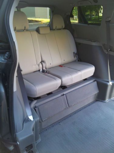 VERY LOW MILES 2011 TOYOTA SIENNA XLE/LIMITED HANDICAP WHEELCHAIR ACCESSIBLE, image 11