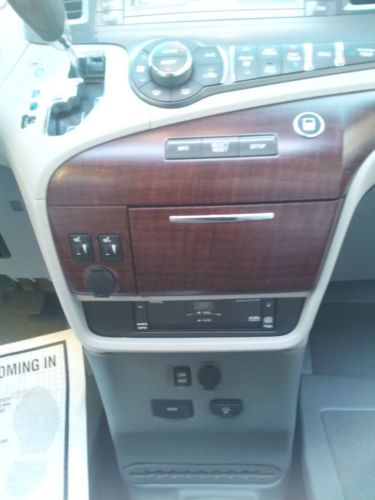 VERY LOW MILES 2011 TOYOTA SIENNA XLE/LIMITED HANDICAP WHEELCHAIR ACCESSIBLE, image 13