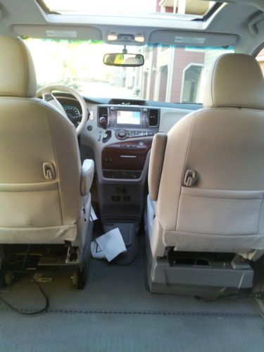 VERY LOW MILES 2011 TOYOTA SIENNA XLE/LIMITED HANDICAP WHEELCHAIR ACCESSIBLE, image 15