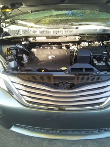 VERY LOW MILES 2011 TOYOTA SIENNA XLE/LIMITED HANDICAP WHEELCHAIR ACCESSIBLE, image 23