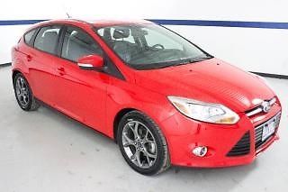 13 ford focus hatchback se, great fuel economy, 1 owner, we finance!