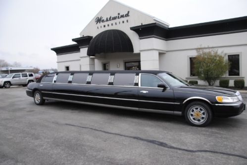Limo limousine lincoln town car stretch ford black 1998 luxury mega stagecoach