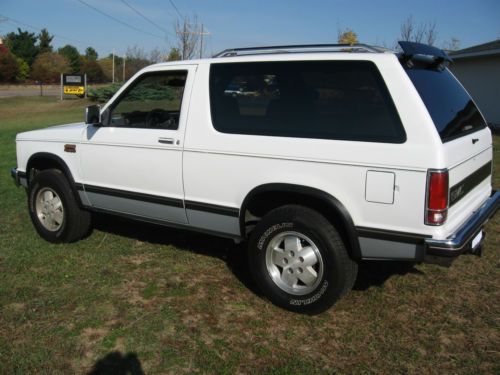 1986 gmc s15 jimmy base sport utility 2-door 2.8l