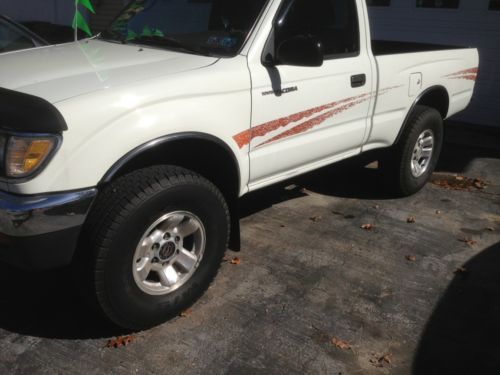 1996 toyota tacoma dlx standard cab pickup 2-door 2.7l