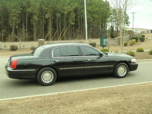 2006 Lincoln Town Car Executive L Mini Limousine, image 2