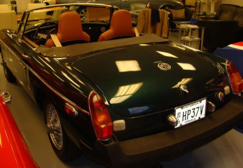 1975 mgb convertible,green,runs good,good condition,(tools,bra,cover included), image 3