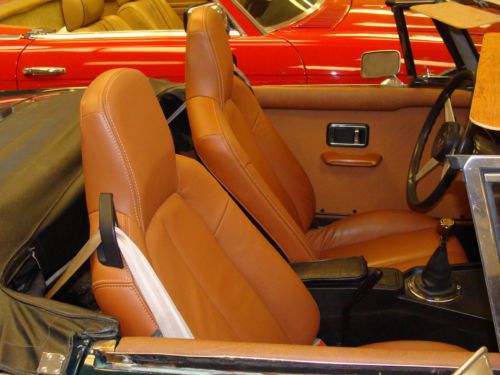 1975 mgb convertible,green,runs good,good condition,(tools,bra,cover included), image 15