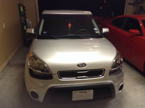 2013 kia soul base hatchback 4-door 1.6l automatic transmission