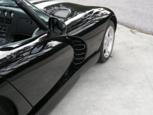 1996 dodge viper base convertible 2-door 8.0l