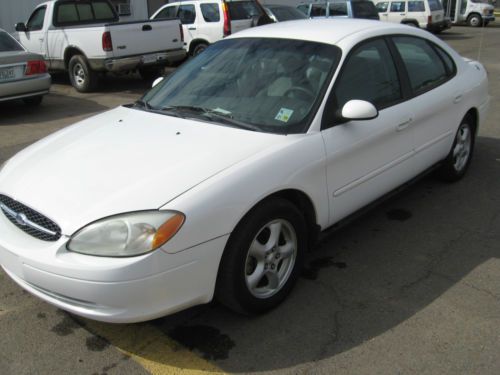2004 ford taurus 4 door 3.o automatic (no reserve)