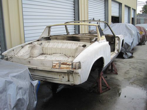 Bare 1971 porsche 914 chassis