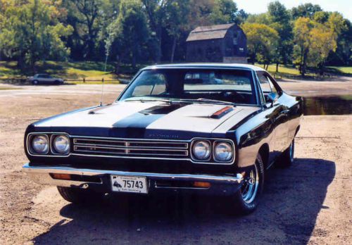 1969 plymouth roadrunner,383 factory air grabber 4 spd.