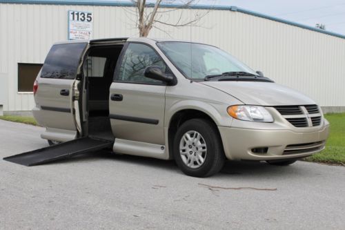 2005 dodge grand caravan handicap fl van one owner  no accidents  no reserve