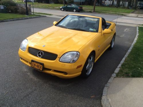 Mint 1999  mercedes slk230 kompressor convertible 8100 low miles rare color