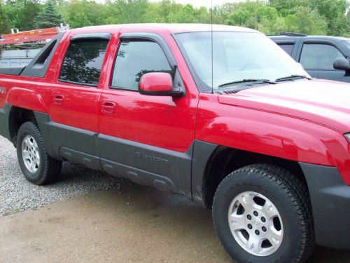 03 chevy avalanche low miles like new
