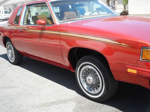 1983 oldsmobile cutlass calais hurst coupe 2-door 5.0l