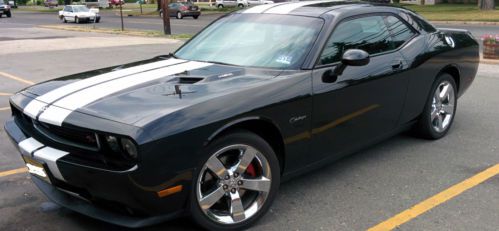 2009 dodge challenger rt excellent condition low miles