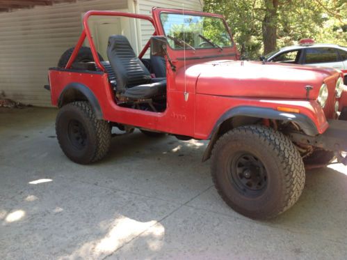 1985 cj 7 original body****no body work. original 48k miles chevy v8