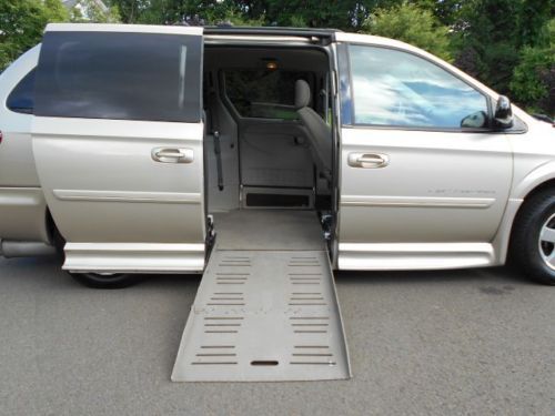 2005 dodge grand caravan braun entervan wheel chair conversion