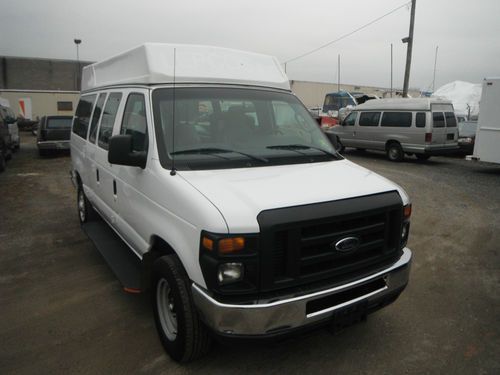 11 ford e-250 handicap van wheel chair lift rear entry 58000 miles clean