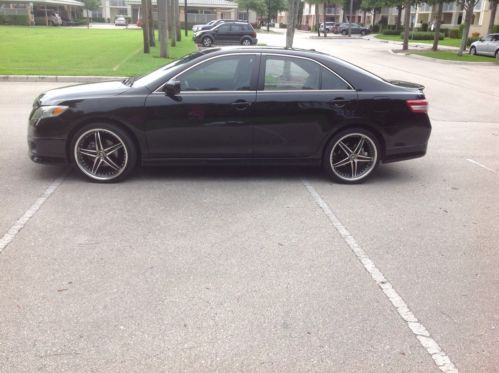 2011 toyota camry 2.5 l 4 cylinder*fully loaded*leather*low miles*sport rims