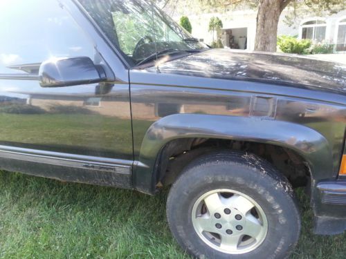 RARE 1995 Chevrolet Tahoe 2 door Turbo Diesel 6.5L (95 GMC Yukon / Chevy Blazer), image 2