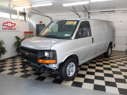 2013 chevrolet express 2500 cargo van 29k no reserve salvage rebuildable damaged