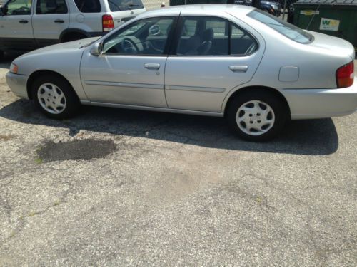 1999 nissan altima gxe sedan 4-door 2.4l