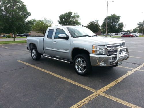 Silverado 1500 ext cab lt 4wd 5.3lv8 with chrome package 20 inch factory wheels