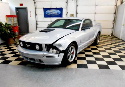 2006 Ford Mustang GT 31K V8 NO RESERVE Salvage Rebuildable Damaged Repairable, image 3