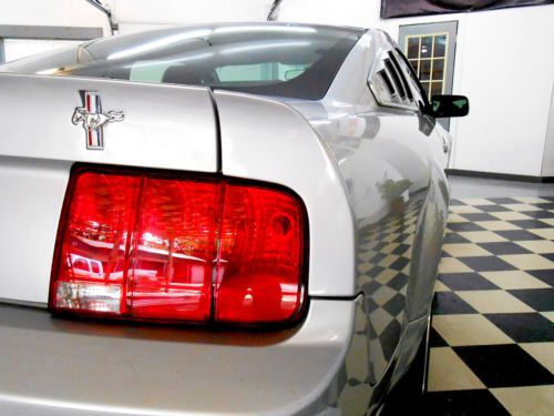 2006 Ford Mustang GT 31K V8 NO RESERVE Salvage Rebuildable Damaged Repairable, image 14