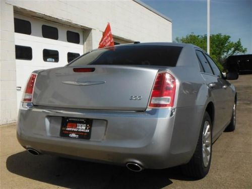 2011 chrysler 300 base