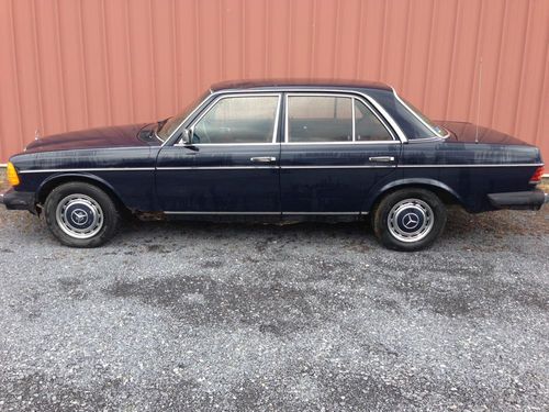 Diesel, manual trans, great mpg, clean, runs good, ready to go, look!!!
